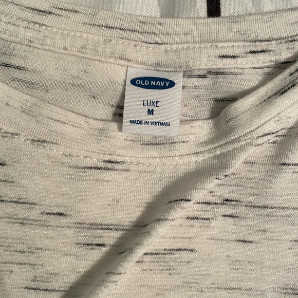 Women’s lightweight tee size medium - Picture 3 of 3